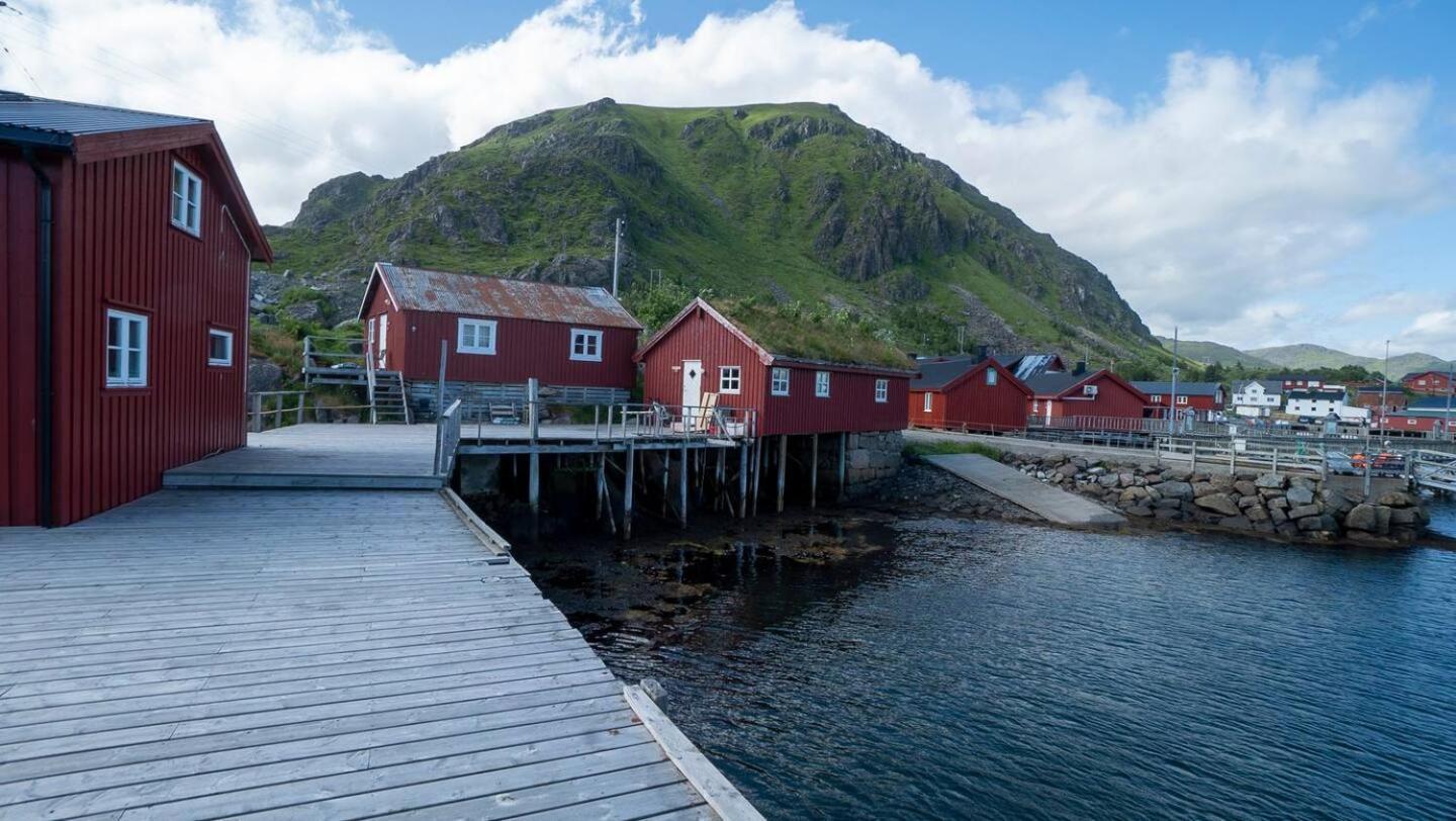 Real Fisherman'S Cabins In Ballstad, Lofoten Exterior photo
